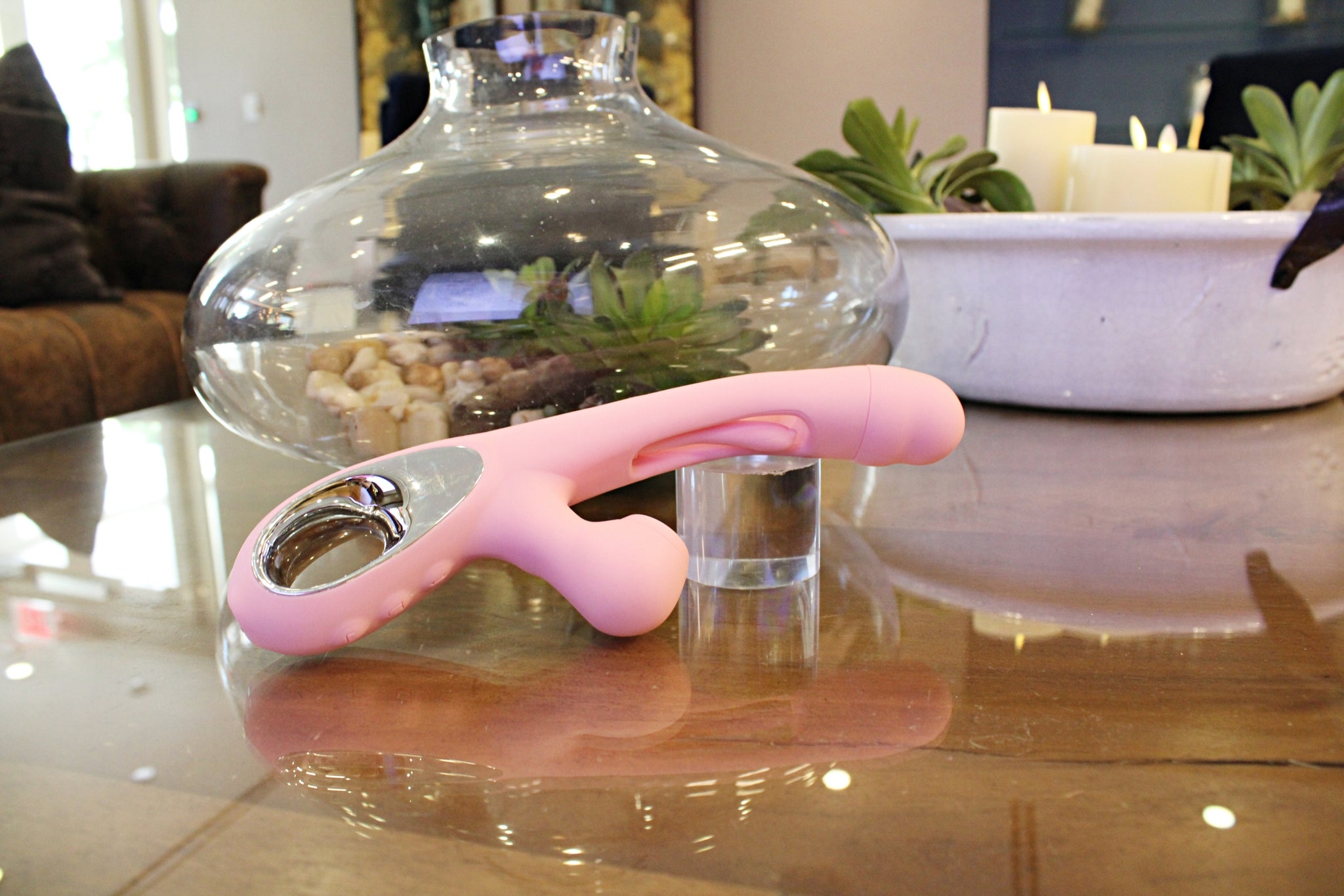 Flapping Clit Vibrator - Kissing Mouth & Vibration | V For Vibes