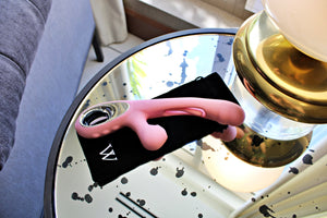 Flapping Clit Vibrator - Kissing Mouth & Vibration | V For Vibes